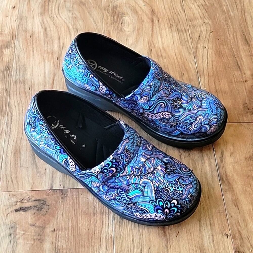 Blue Clogs - Picture 3 of 7